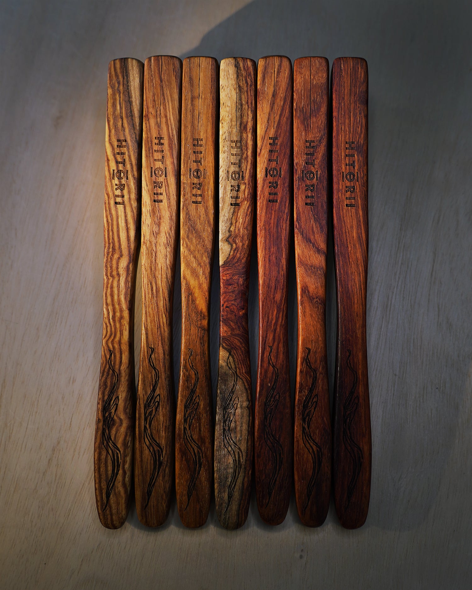 Hitorii_Rosewood_Brush_Top